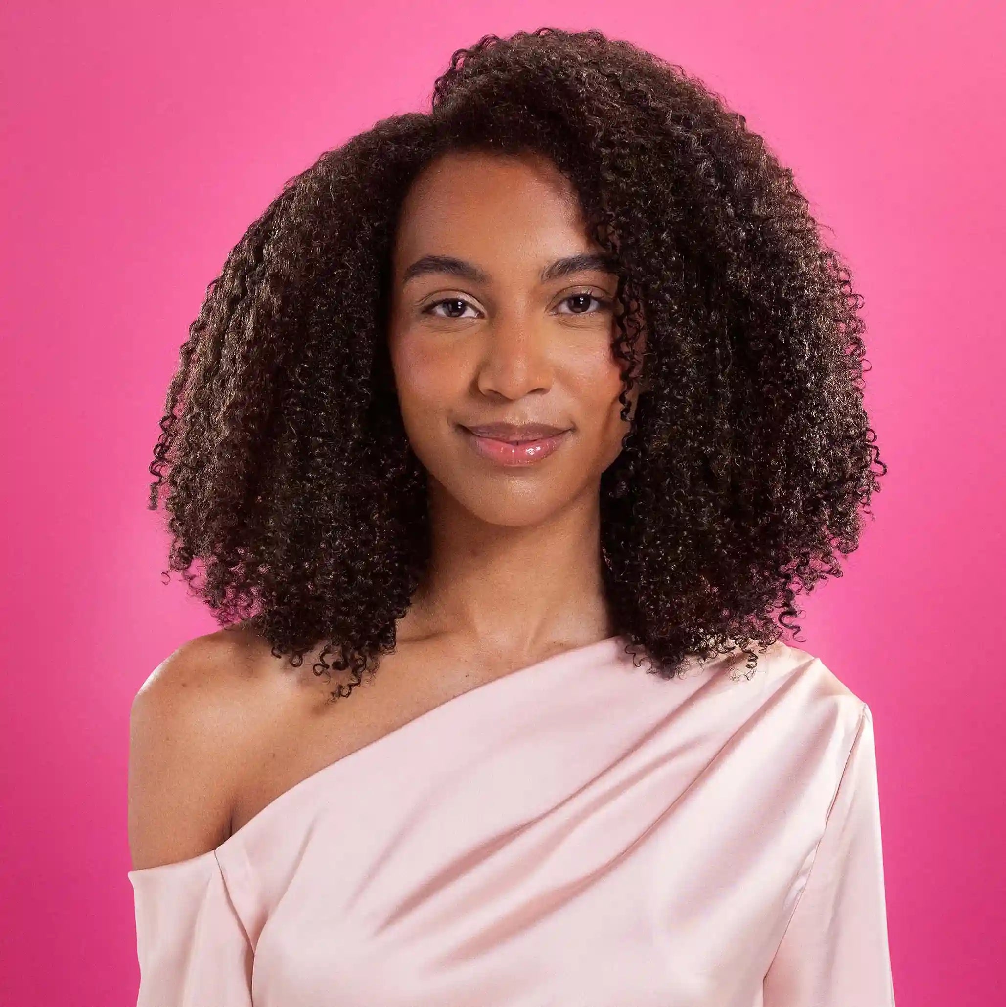 Routine Cheveux Frisés - 4 étapes pour sublimer vos boucles